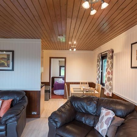 Conifer Lodge 25 With Hot Tub Newton Stewart Minnigaff Exterior photo