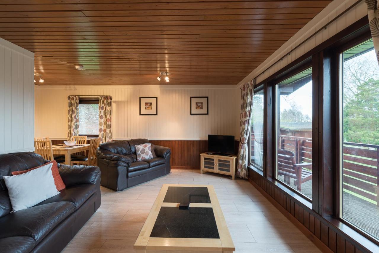 Conifer Lodge 25 With Hot Tub Newton Stewart Minnigaff Exterior photo